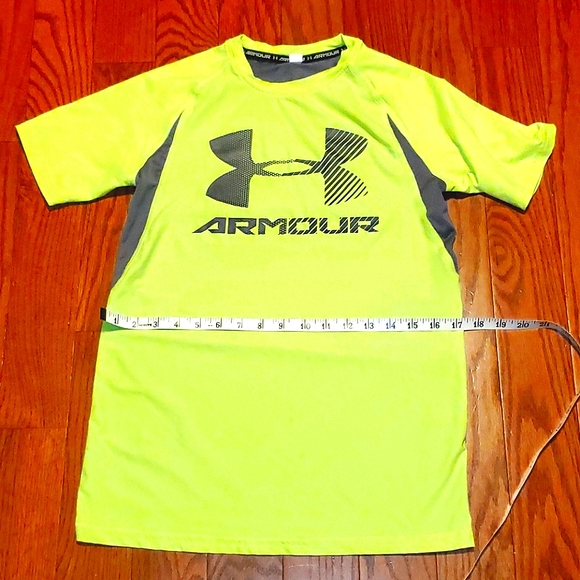 LIKE NEW: YOUTH UNDER ARMOUR ACTIVEWEAR TOP - Picture 8 of 8